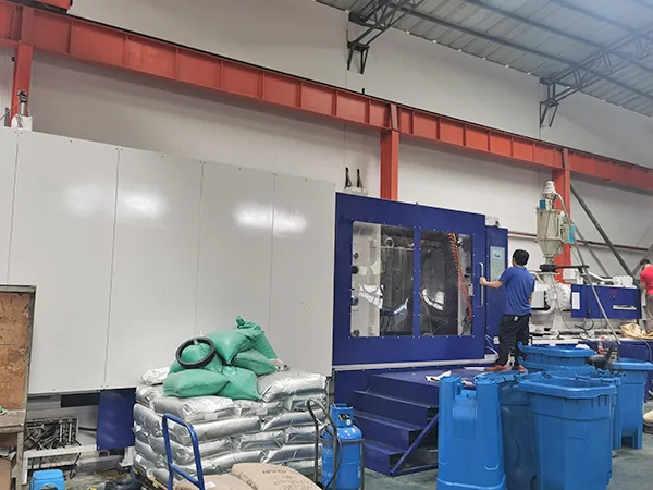 Injection molding machine operating area in the Dongguan New Oriental trial workshop